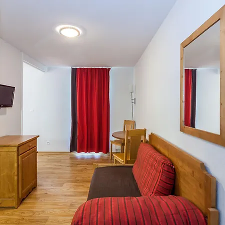 Hotel apartamentowy Les Cimes Du Val D'allos