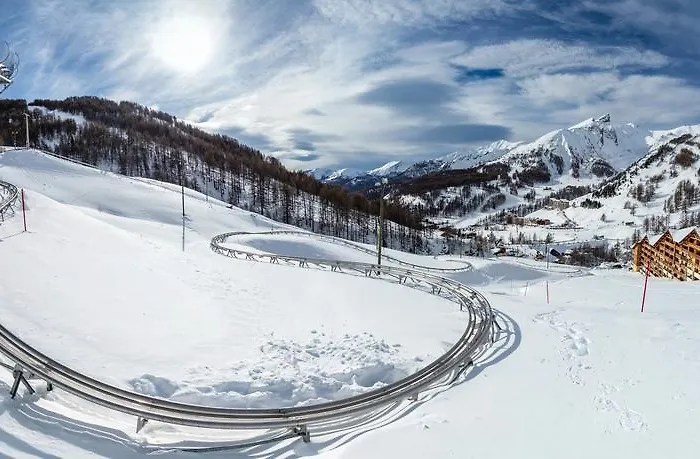 Les Cimes Du Val D'allos 3*